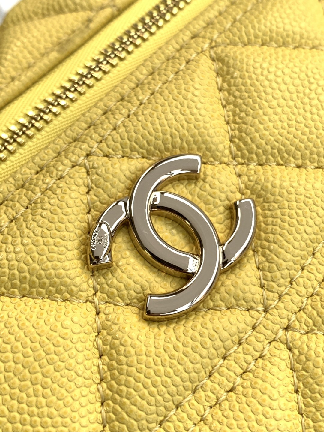 Chanel 25C Vanity Case Yellow 20cm