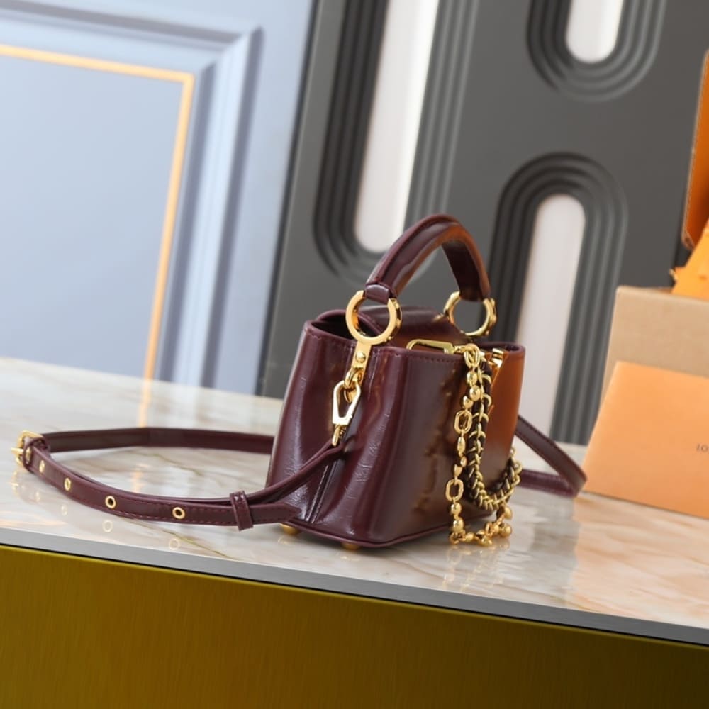 Louis Vuitton Capucines East West Mini Grenat Red 22Cm M25473