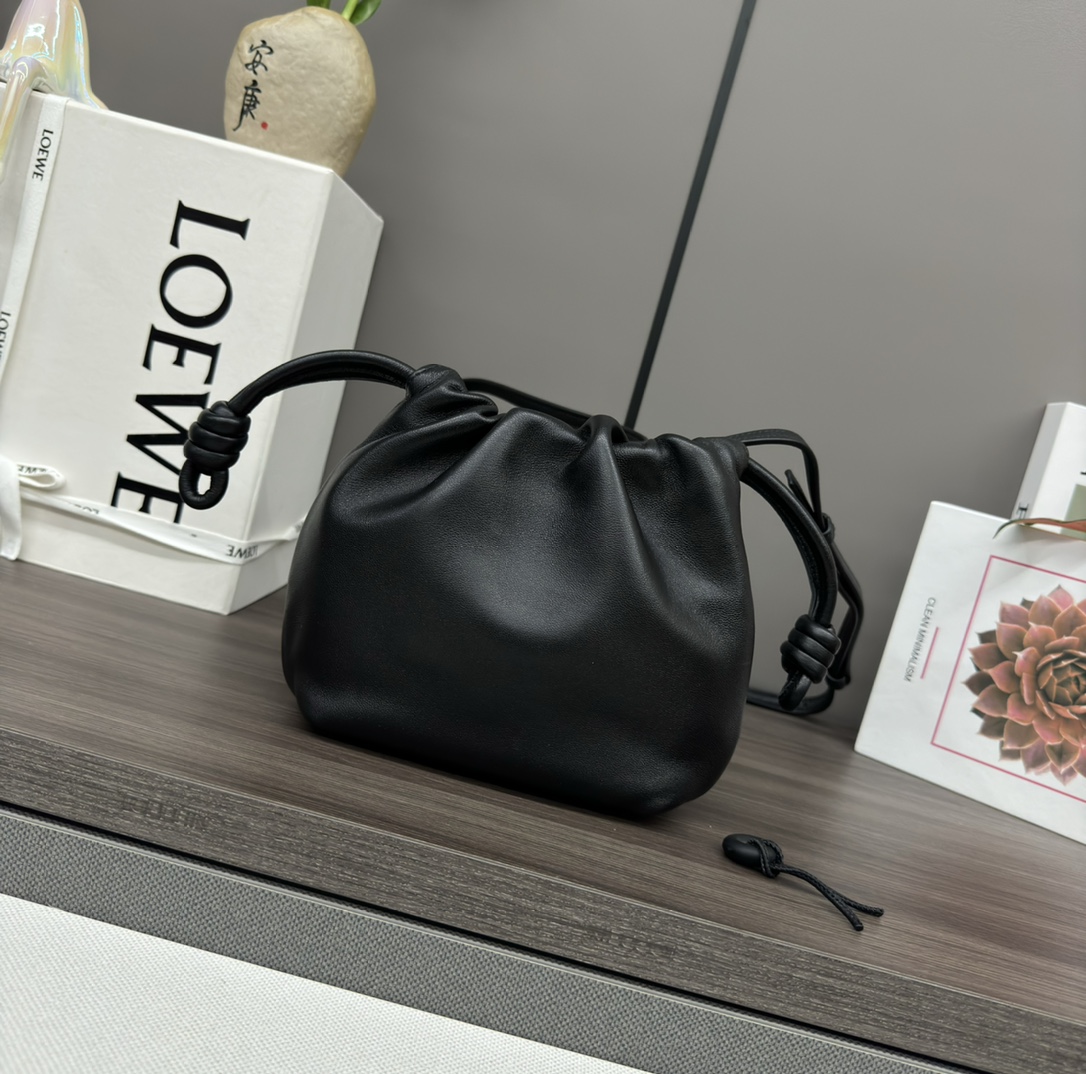 Loewe-Mini Flamenco clutch in nappa calfskin-Black