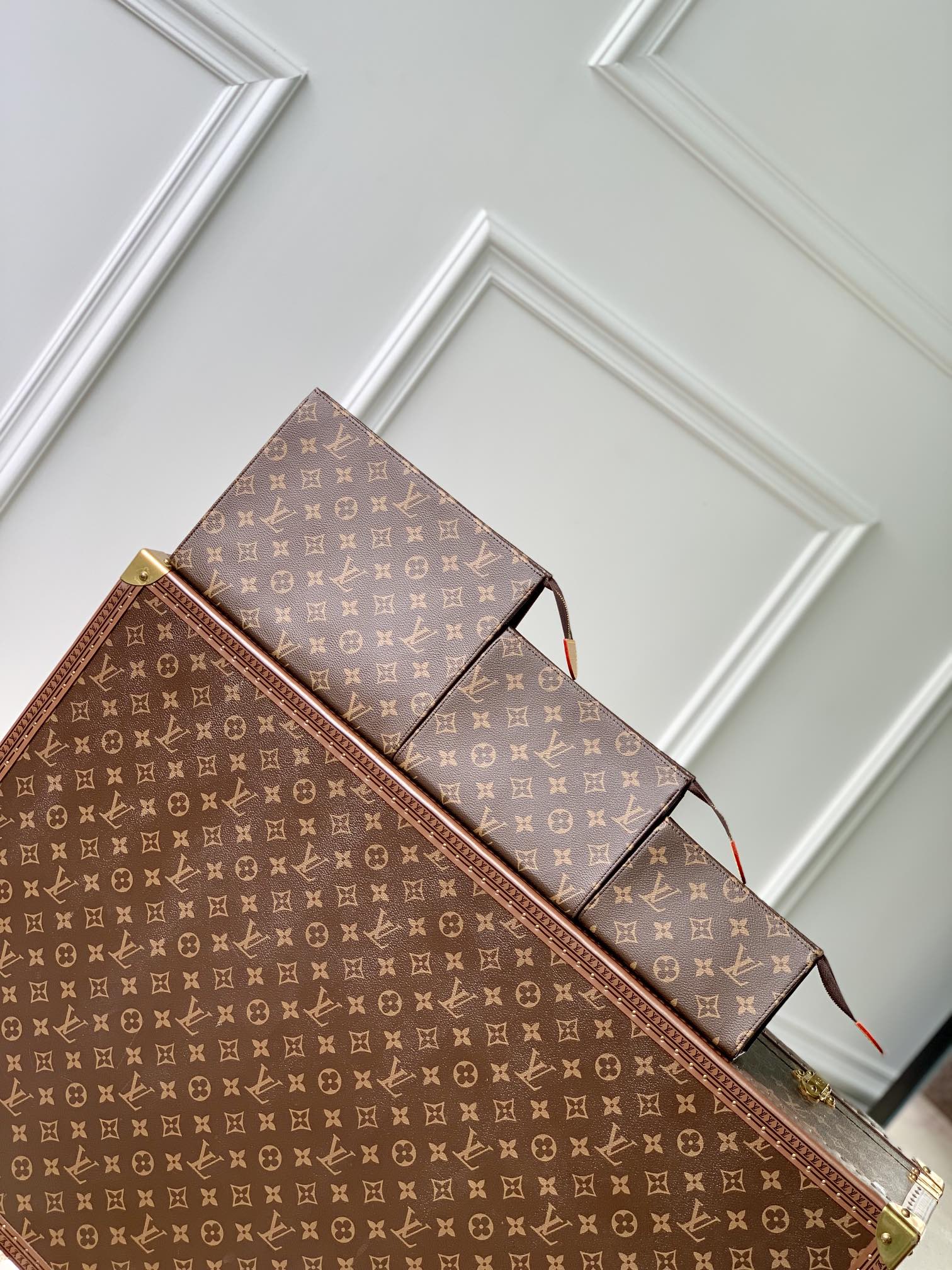 LOUIS VUITTON M47195 CUSTOMIZABLE Trio Toilet Pouch
