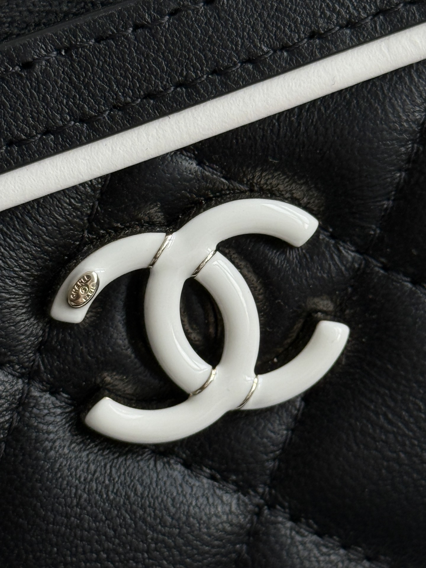 Chanel Spring Summer 2025 Pre-collection Clutch With Chain Lambskin Black 18.5cm/ 7.3inches