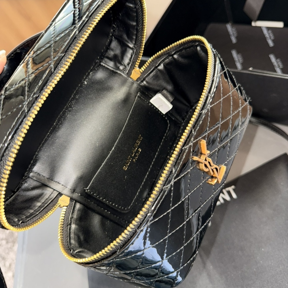 Saint Laurent Gany Vanity Bag In Patent Leather Black 19Cm