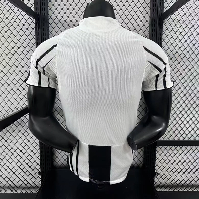 Player 2025-26 Juventus Home Football jersey