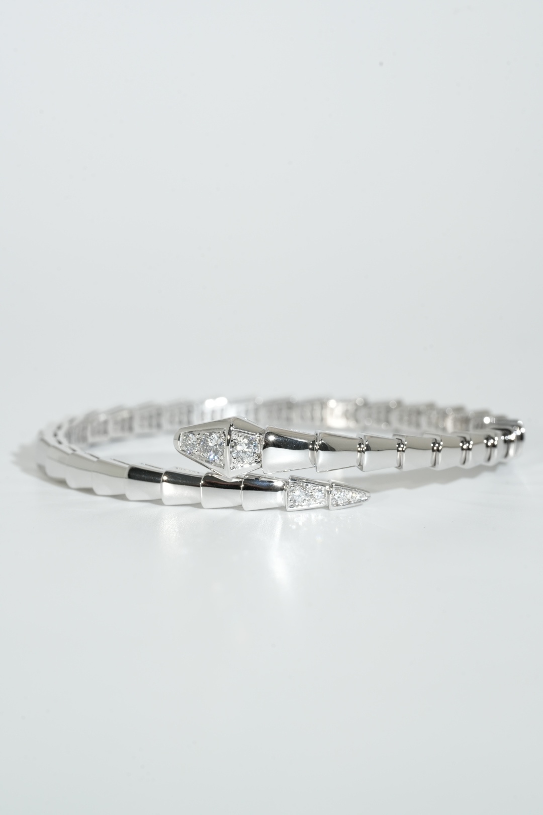 BVLGARI Serpenti Head-to-Tail Diamond Bangle