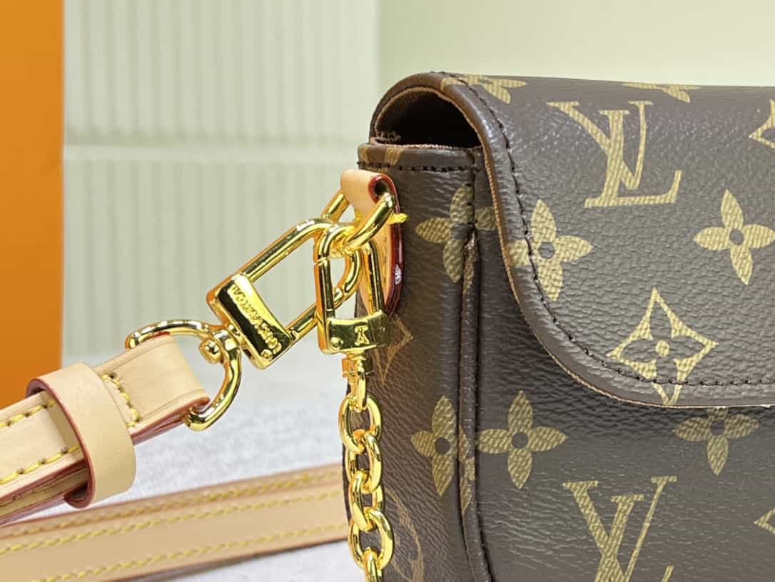 Louis Vuitton Ivy Wallet On Chain Bag