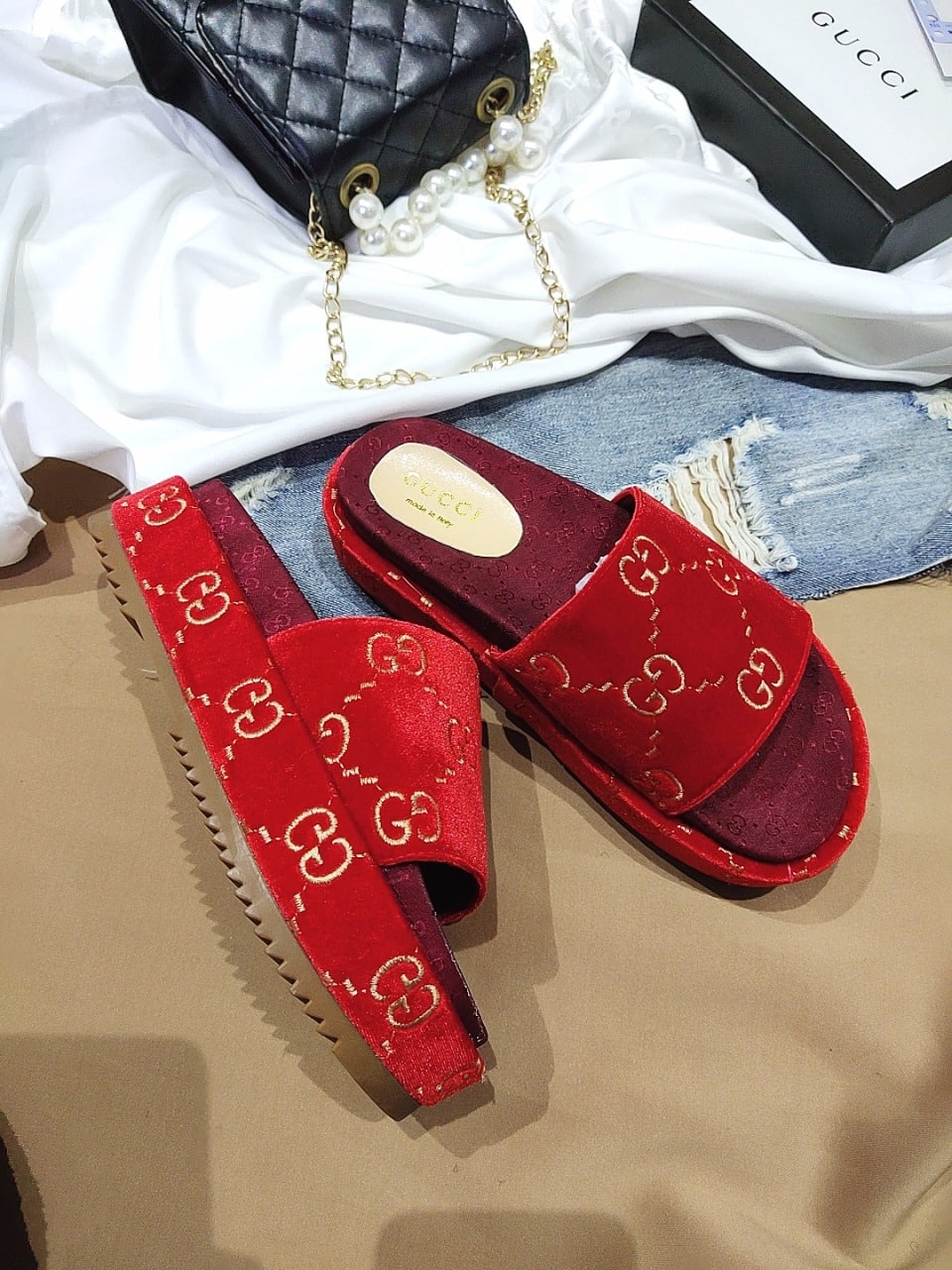 Gucci Women?S With Gg Pattern Slide Sandal Red