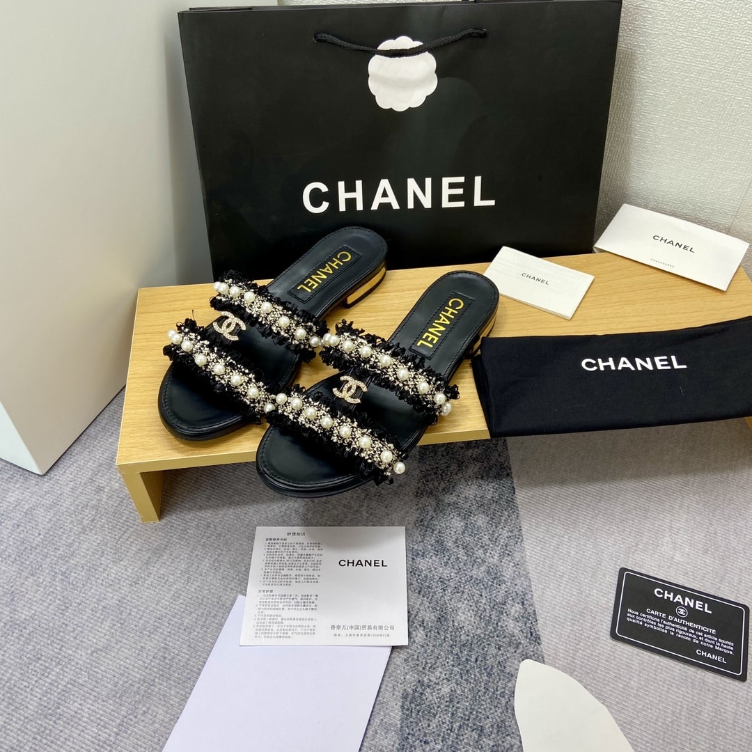 Chanel Mule Slippers Pearl Tweed Black
