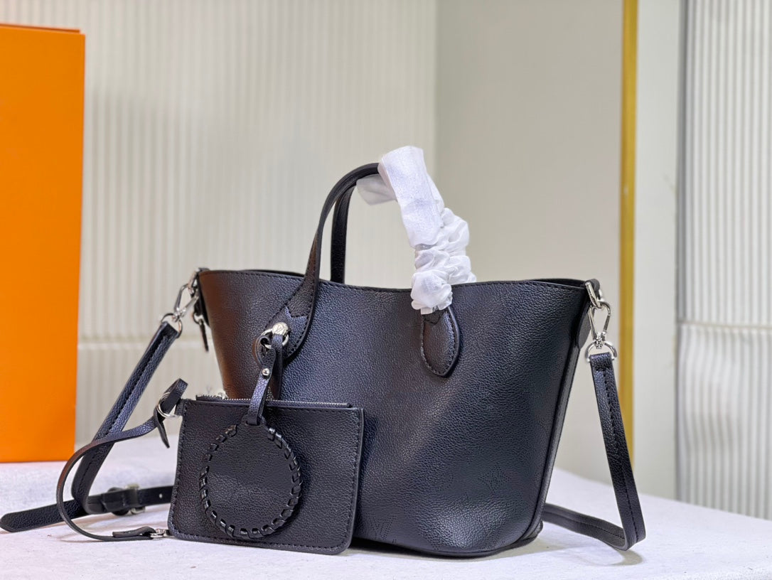 Louis Vuitton Blossom Pm Bag Black 20Cm