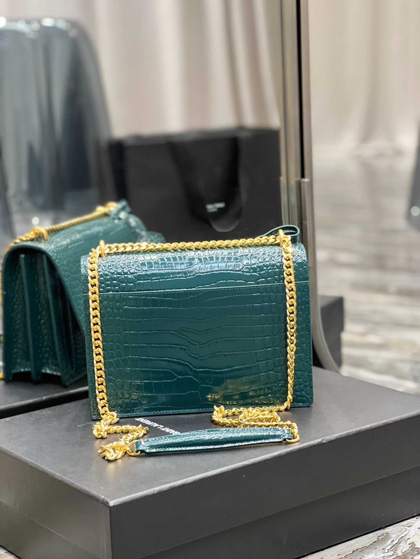 Saint Laurent Sunset Medium Chain Bag In Shiny Leather Mint