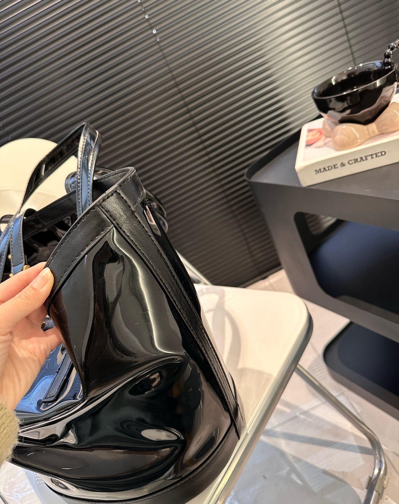 Saint Laurent Panier Medium In Vinyl And Shiny Leather Black 28Cm