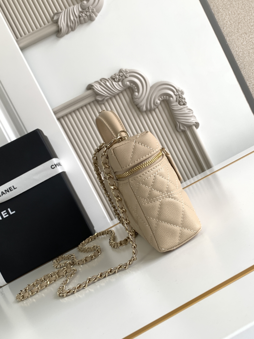 Chanel 25C Vanity Case Beige 20cm
