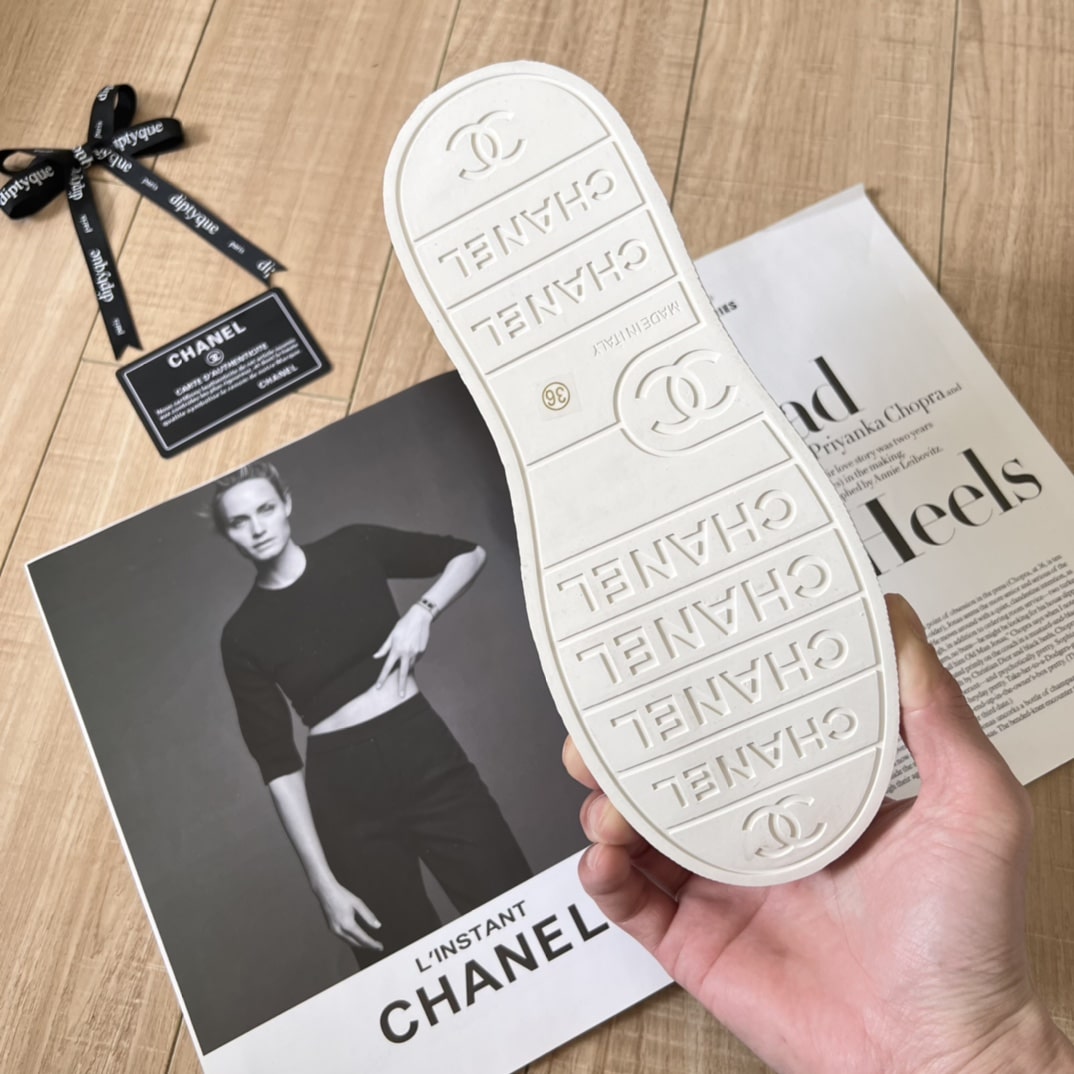 Chanel Women’S Sneakers Cc Trainers In White