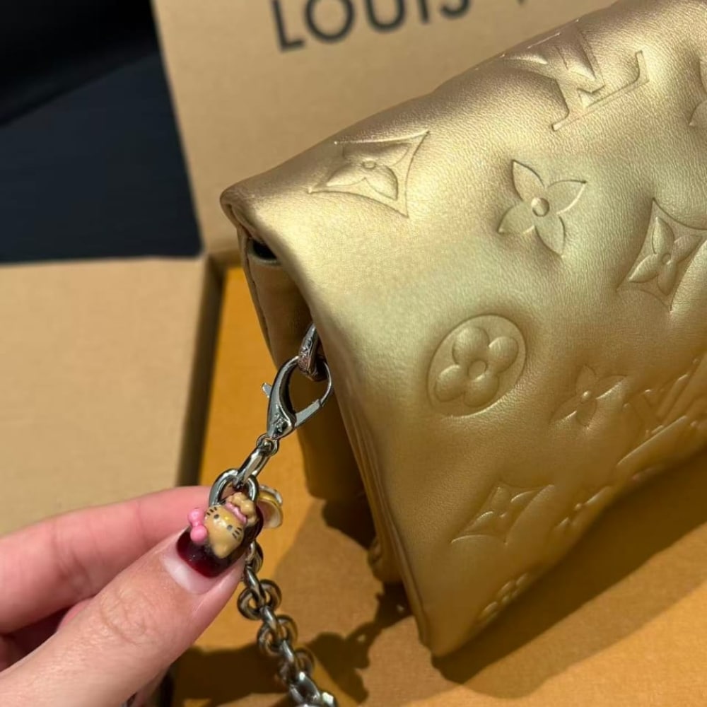 Louis Vuitton Pochette Coussin Monogram Gold 20Cm M80999