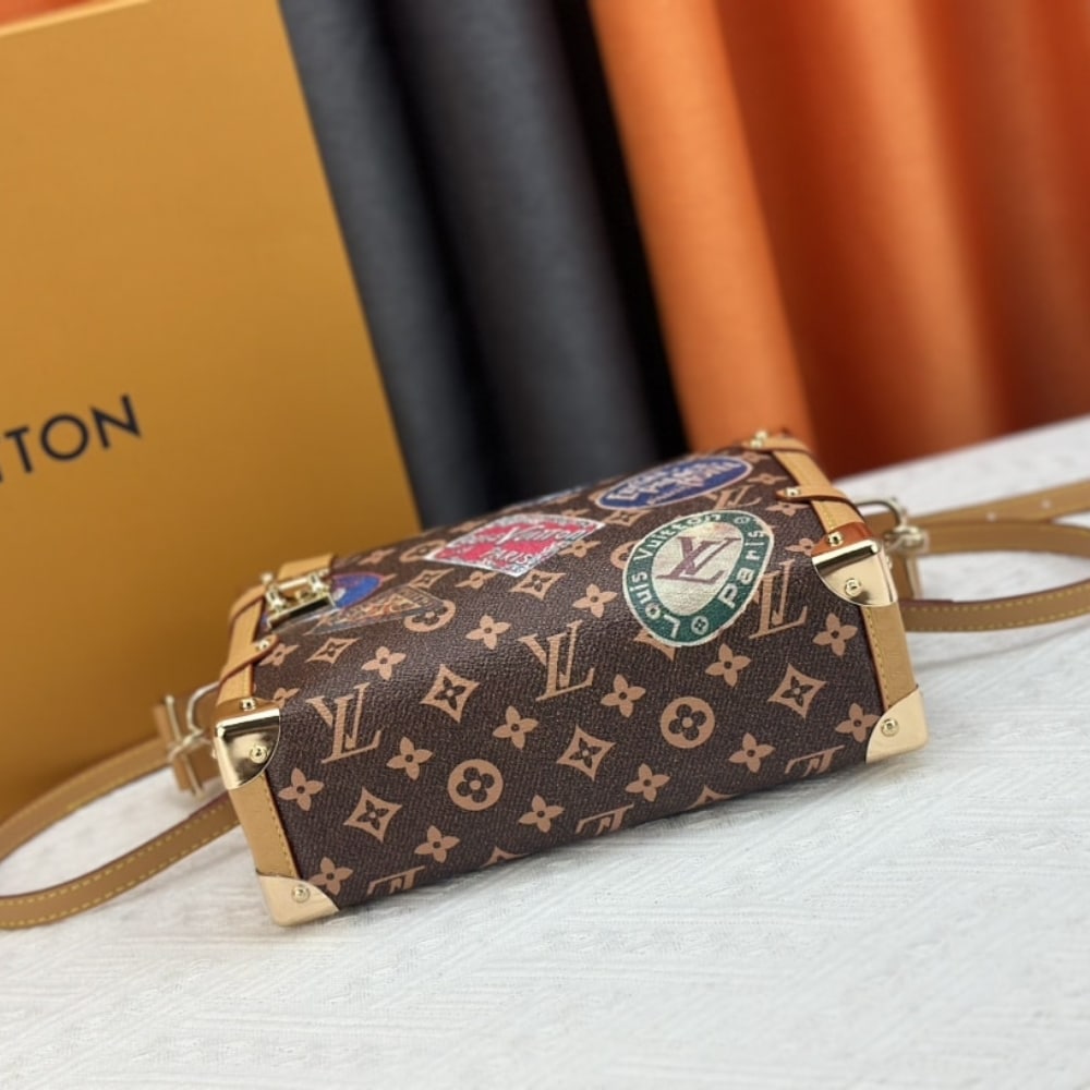 Louis Vuitton Side Trunk MM Flight Mode Gaston 23Cm M47085