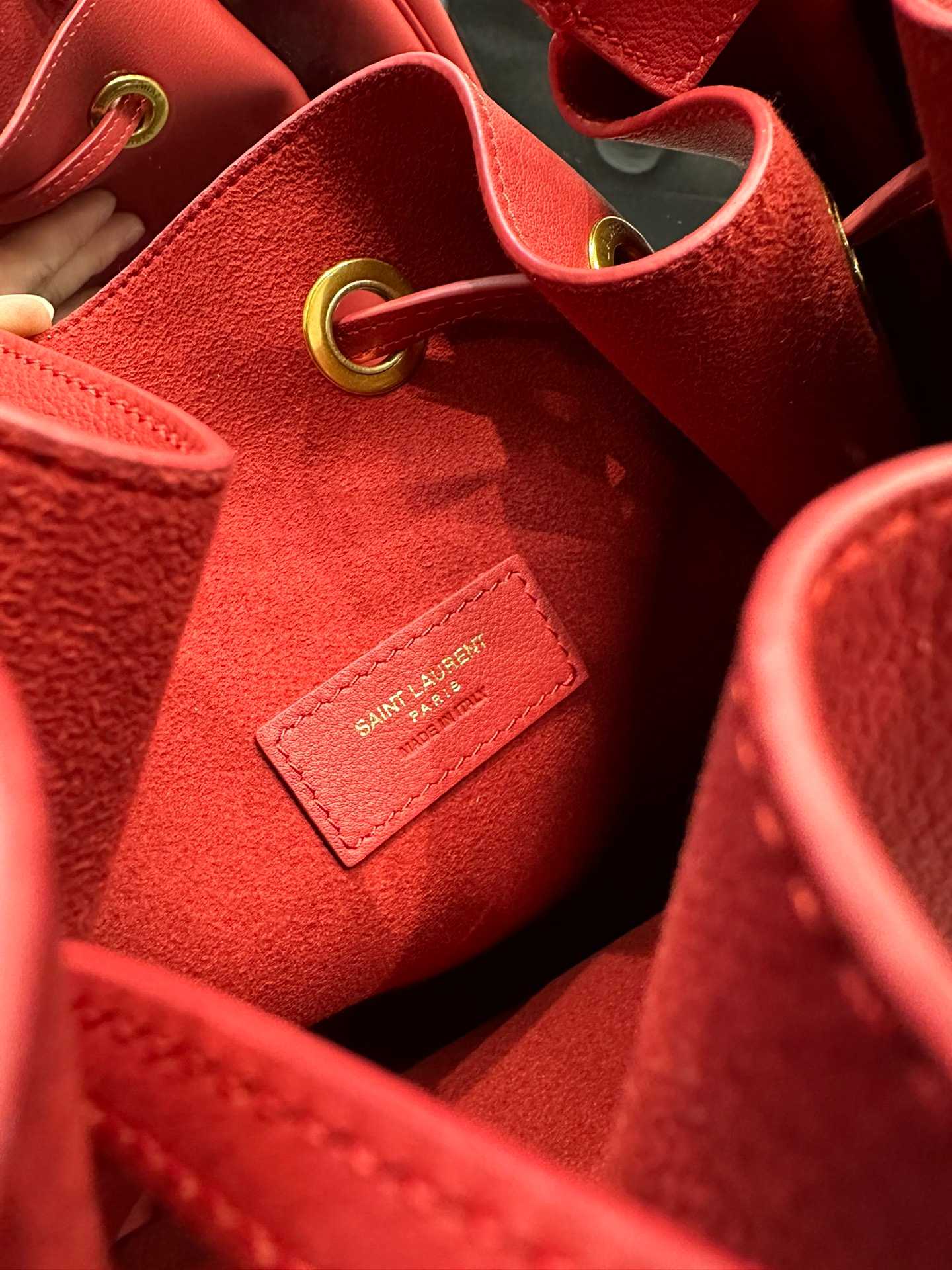 Saint Laurent Paris Vii Large Flat Hobo Bag In Smooth Leather Bag Red 44cm/ 17.3 in