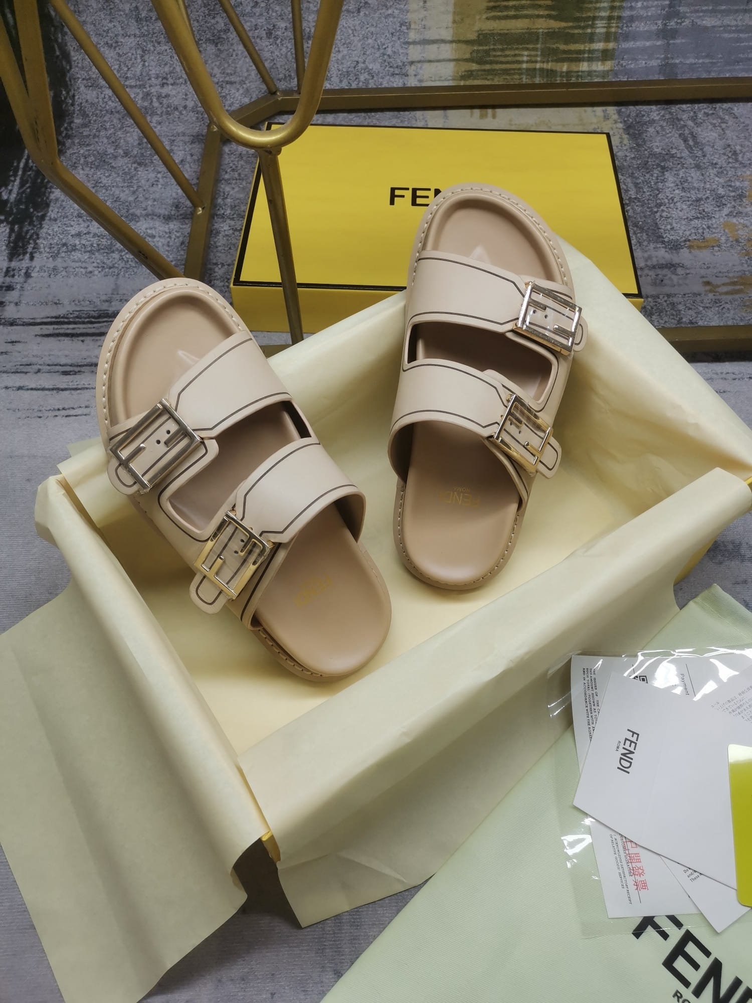 Fendi Feel Leather Slides Beige 8X8326Na7F1Kcu