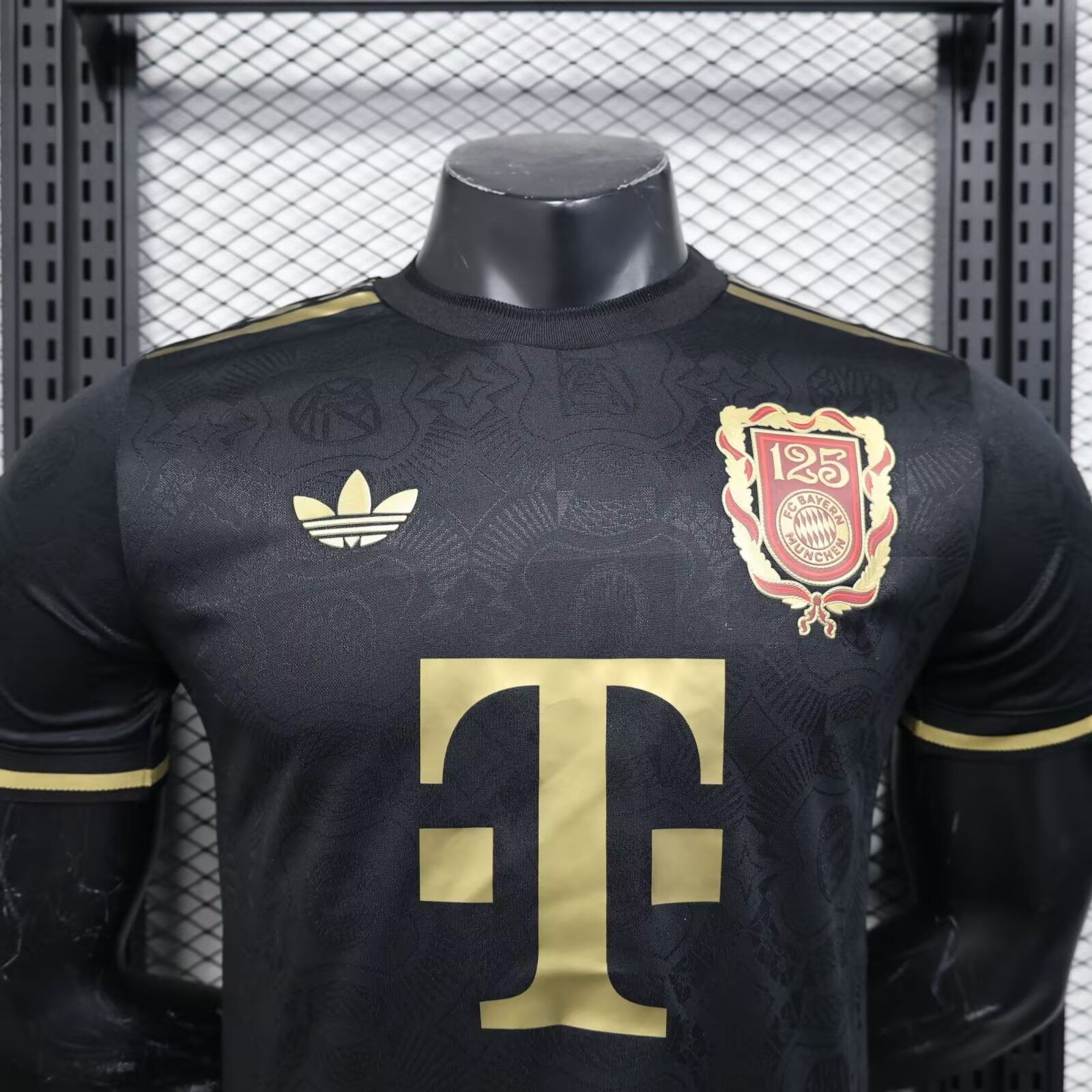 2025/2026 Player Version Bayern Munich 125th Anniversary Black Edition Football Shirt 1:1 Thai Quality