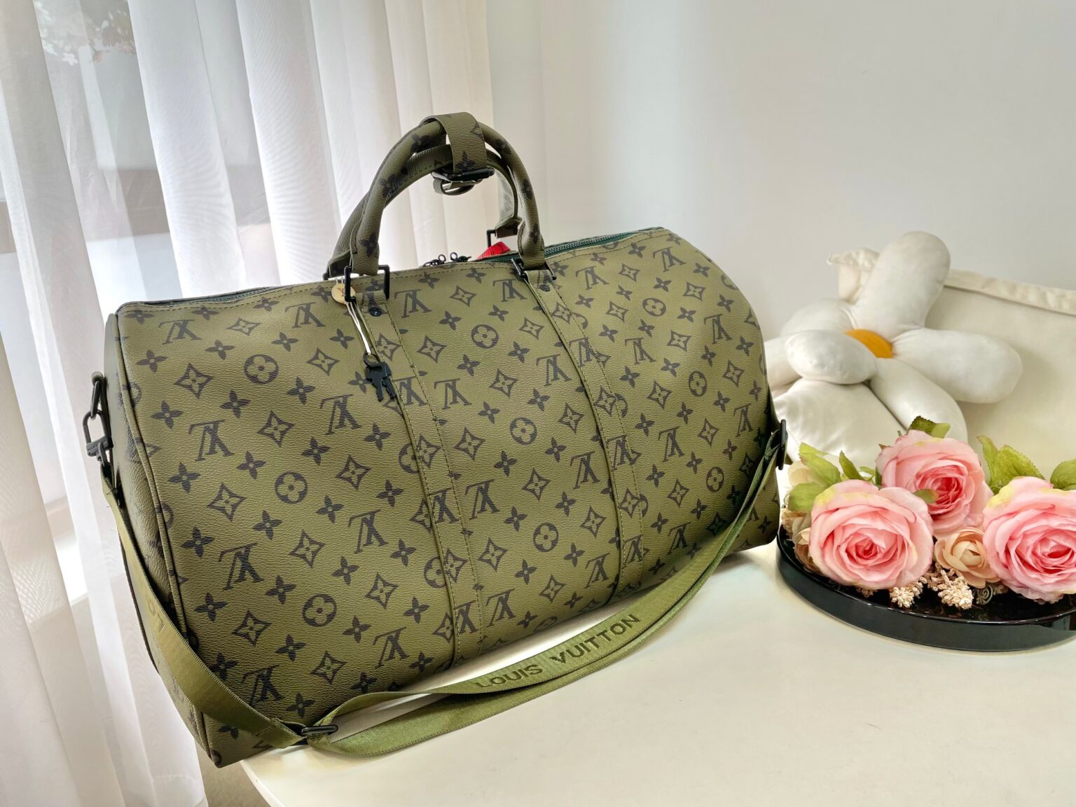 Louis Vuitton Keepall Bandouli Re 55 Bag Green 45Cm M23963