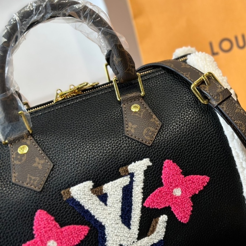 Louis Vuitton Speedy Bandouliere 30 Monogram Teddy Black 30cm M56966
