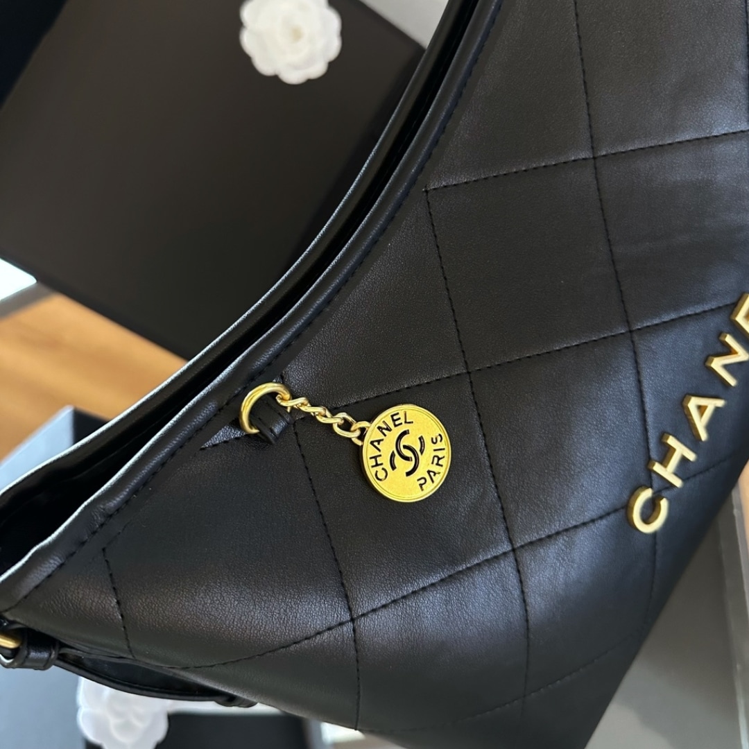 Chanel Hobo Bags With Logo In Black 30Cm/11in