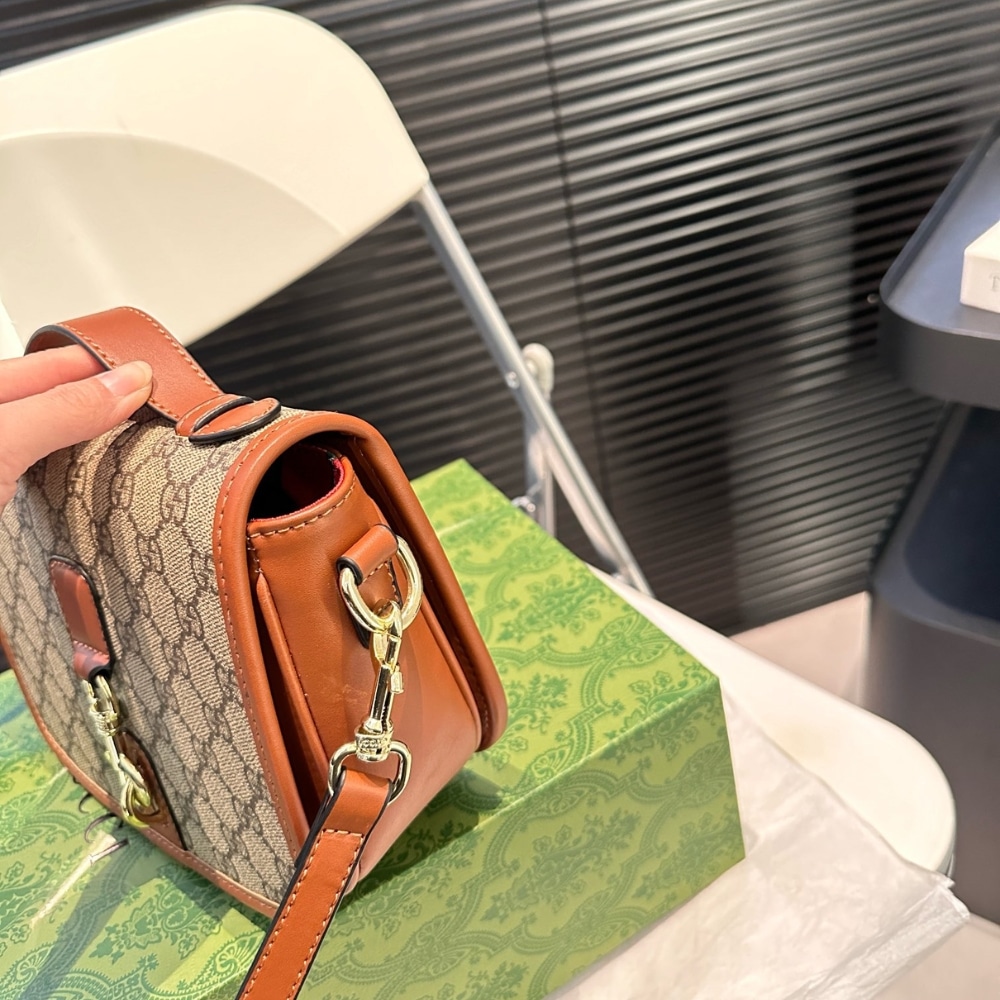 Gucci Gg Emblem Mini Shoulder Bag Beige And Dark Brown 20Cm ‎815211 Fad6L 9758
