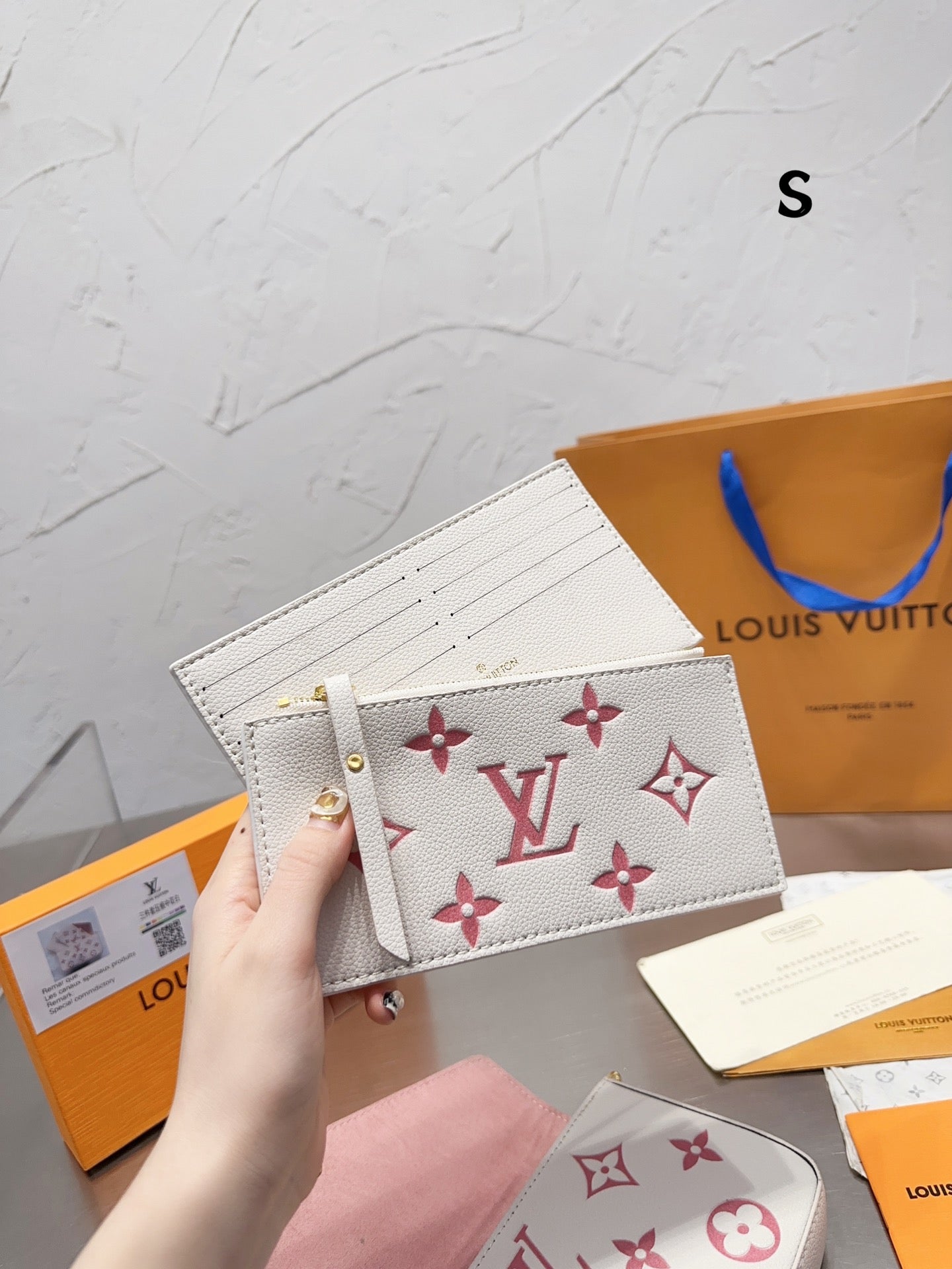 Louis Vuitton Felicie Pochette White And Pink 21Cm M82047