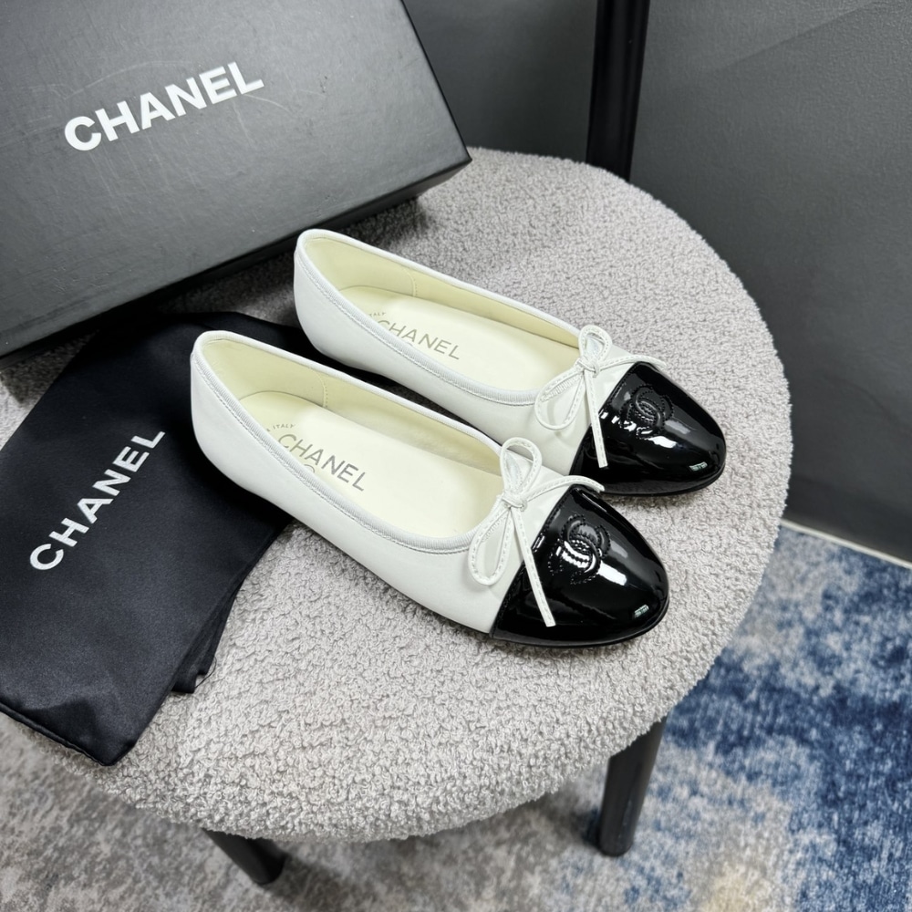 Chanel Ballerina Flat Shoes In White