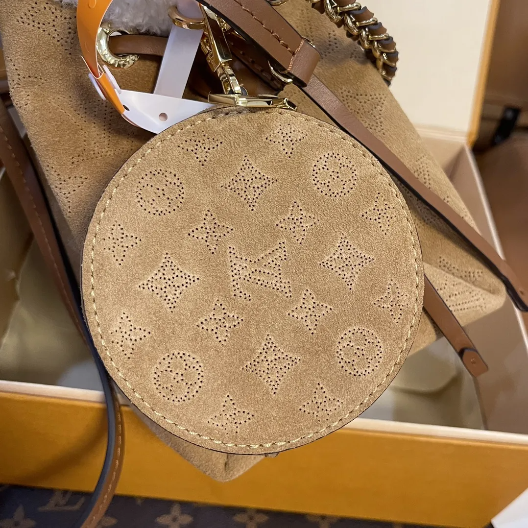Louis Vuitton Shearling Bucket Bag 22cm/8.7in M11839
