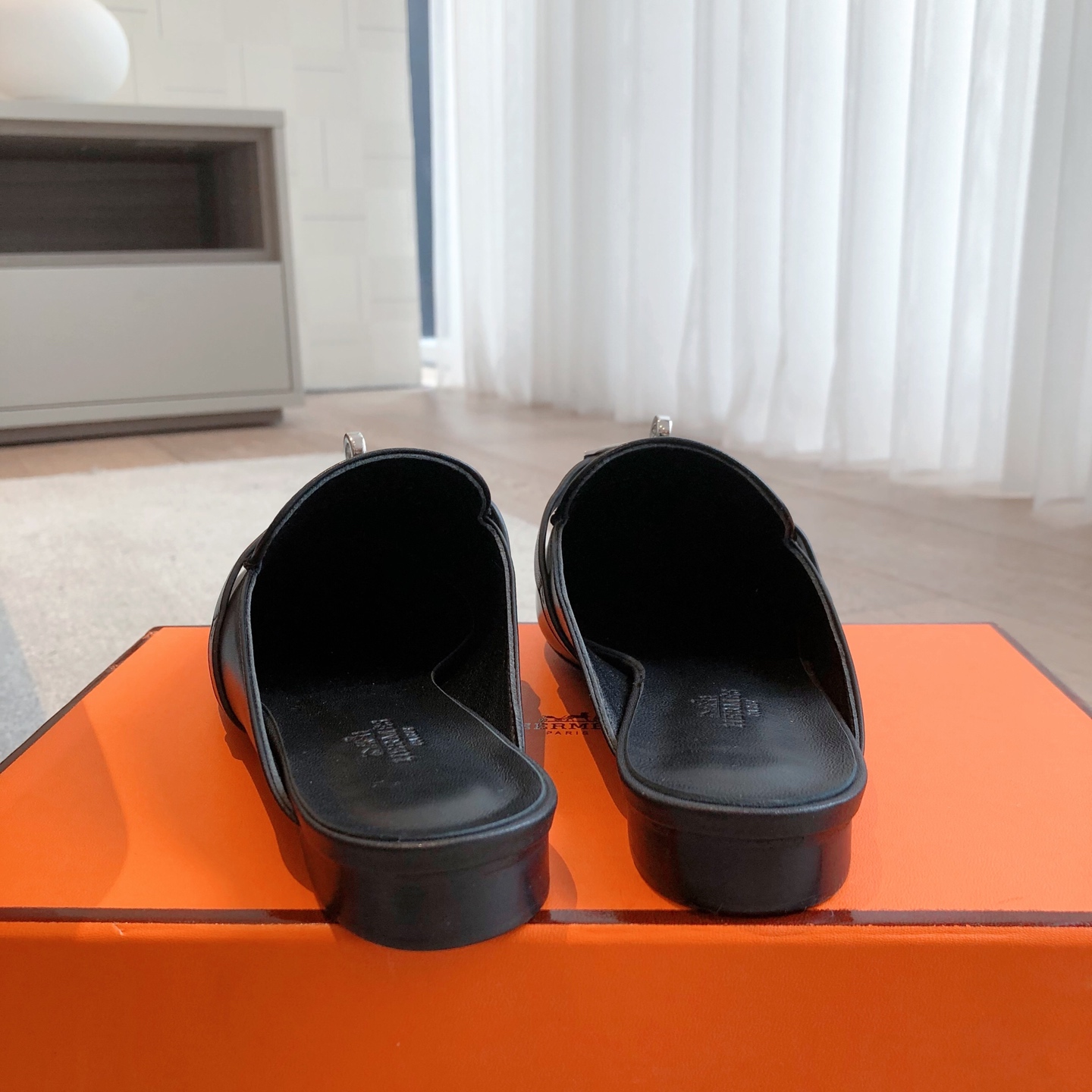 Hermes Oz Mule Black