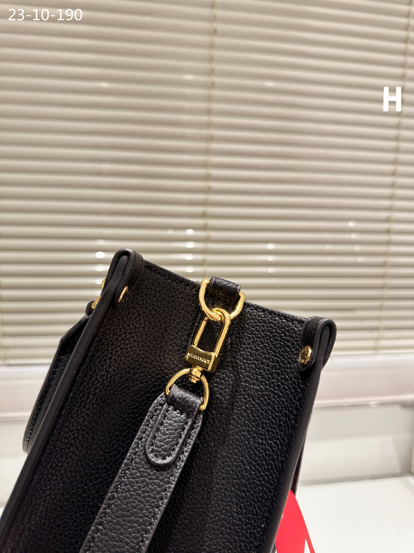 Louis Vuitton Lock Go Bags Black 25Cm M22311