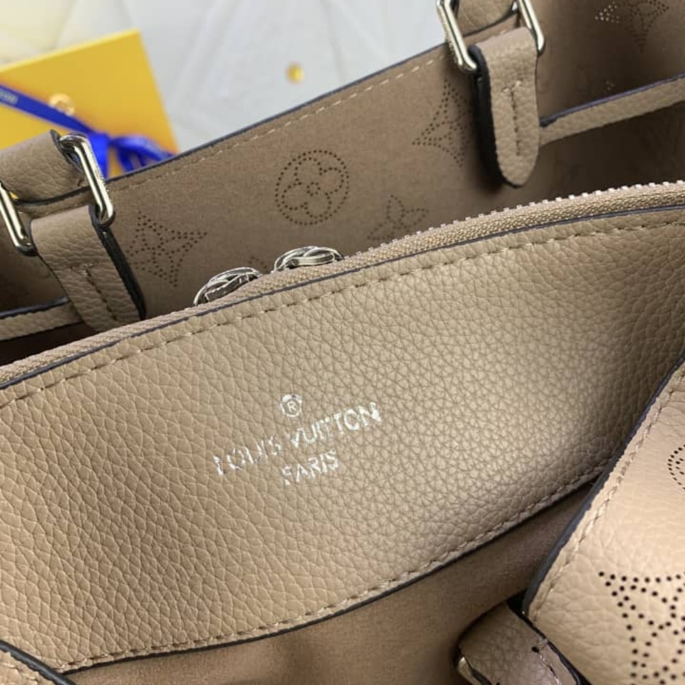 Louis Vuitton Bella Tote Mahina Galet 32Cm M59201