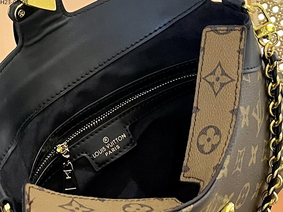 Louis Vuitton Lv Twinny Monogram Canvas 27Cm M46659