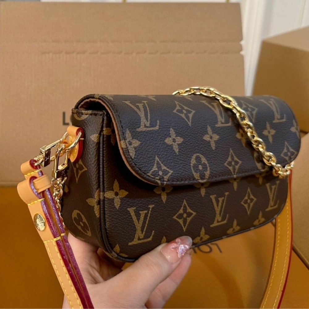 Louis Vuitton Ivy Bag Brown 22cm M81911