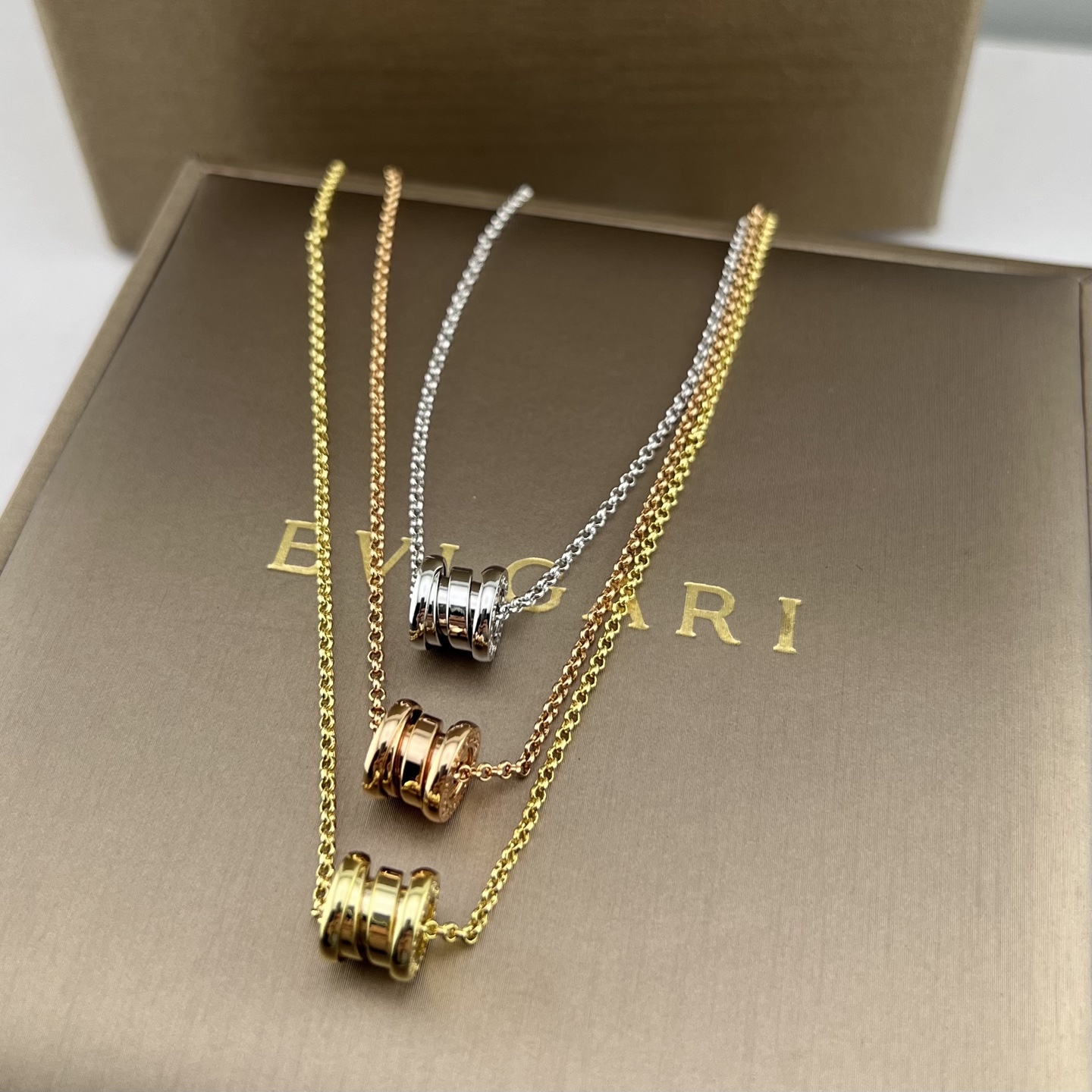 Smooth slim waist necklace