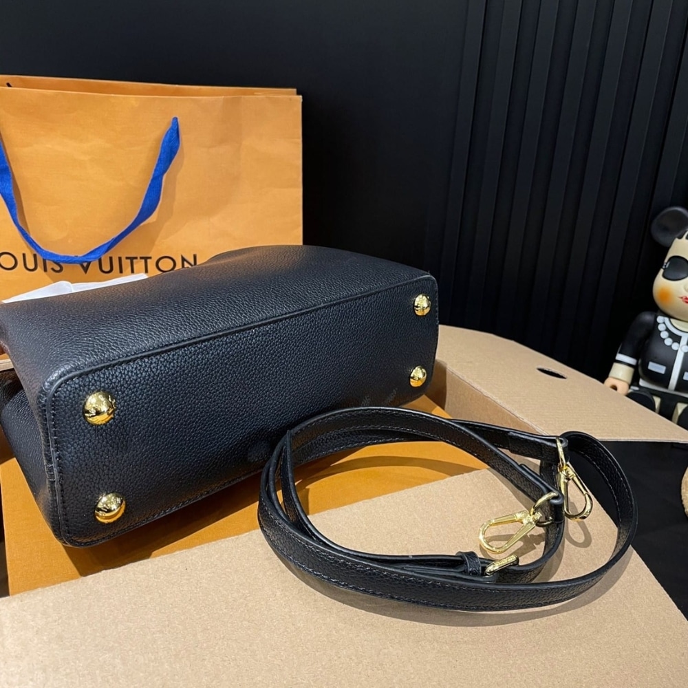 Louis Vuitton Capucines BB Bag Black 27Cm M94755