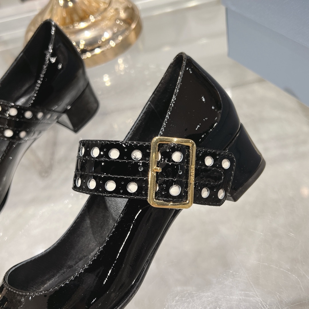 Prada Patent Leather Mary Jane Pumps Black 1I816N 069 F0002 F 035