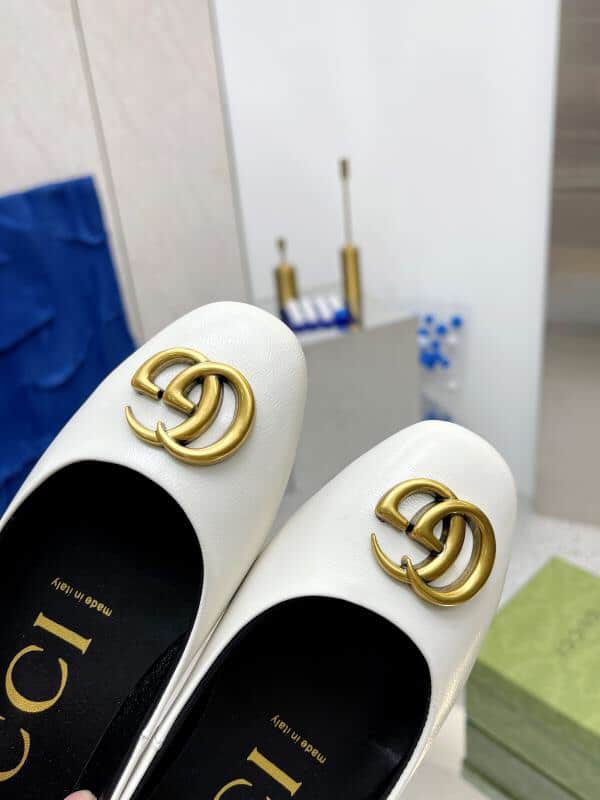 Gucci Women’S Ballet Flat With Gc Logo White