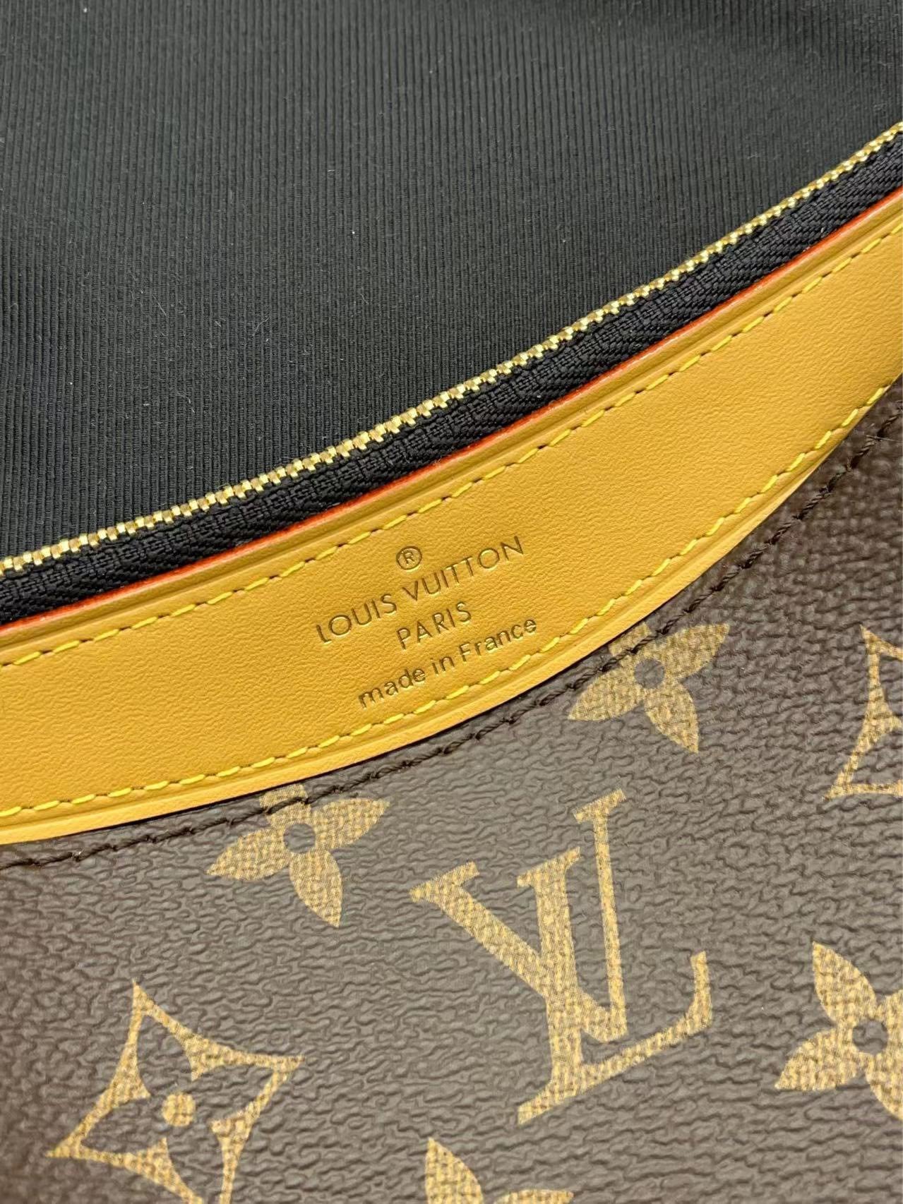 Louis Vuitton Diane Black 24cm/9.4in