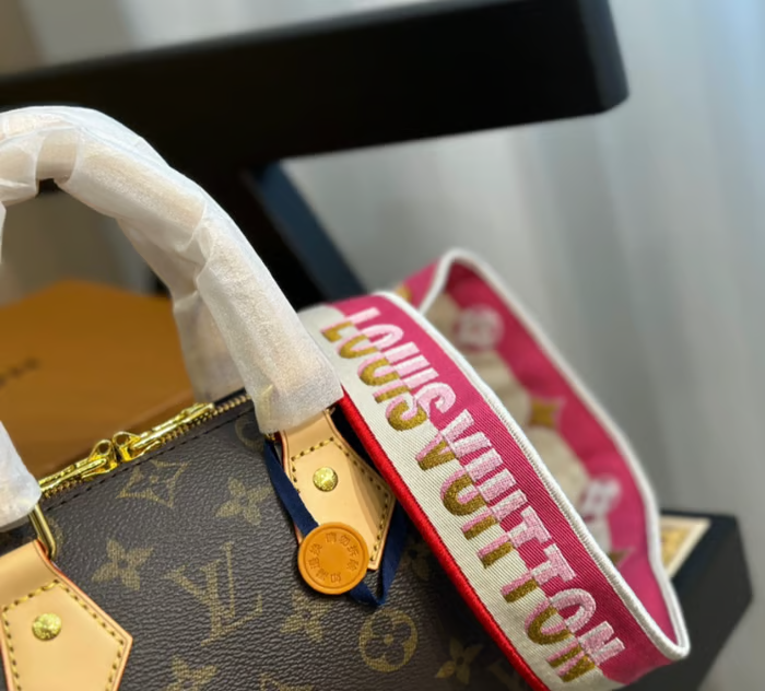 Louis Vuitton Speedy Bandouliere 20 Fuchsia 20cm M46234