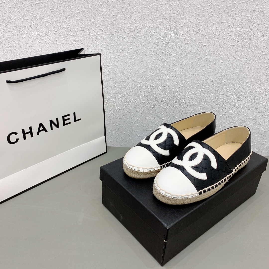 Chanel Cc Espadrilles Slip On White Black