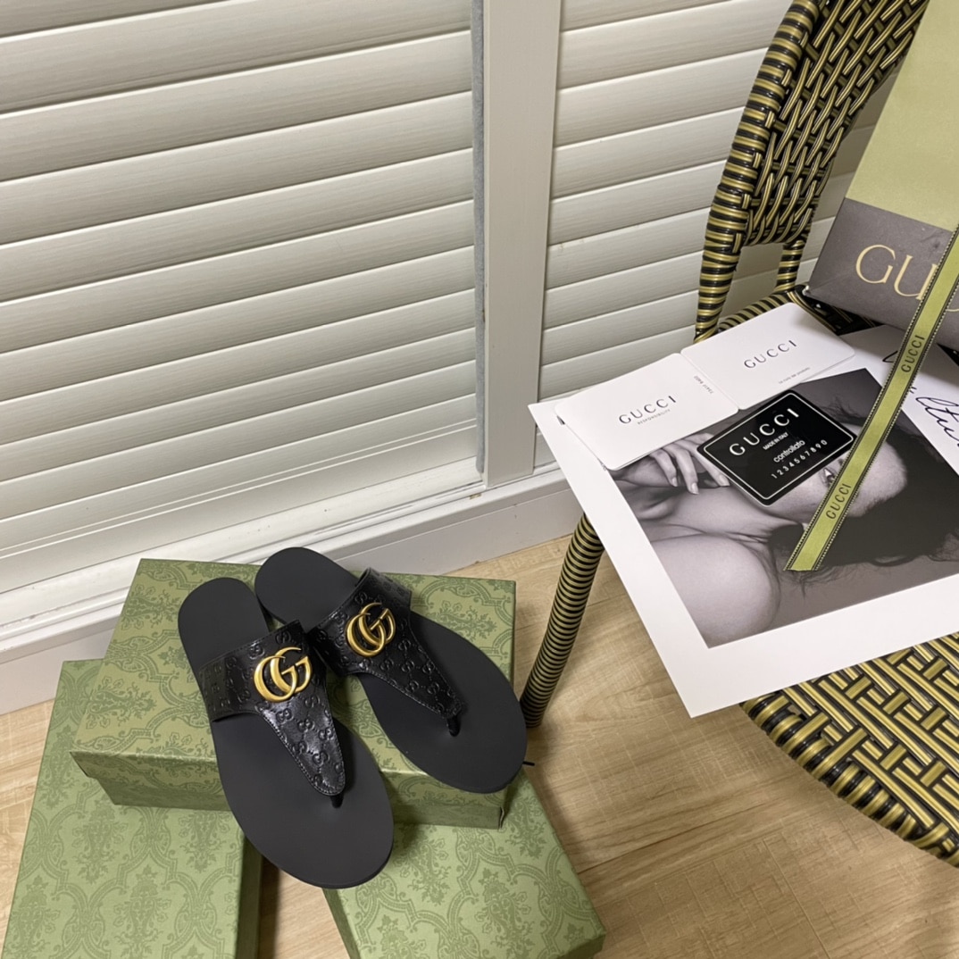 Gucci Gg-Stud Leather Thong Sandals Black
