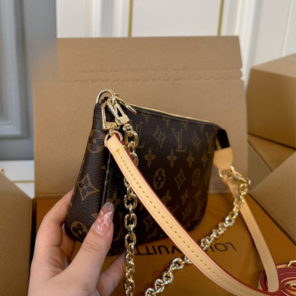 Louis Vuitton Pochette Accessoires Monogram Canvas Brown 23Cm M82766