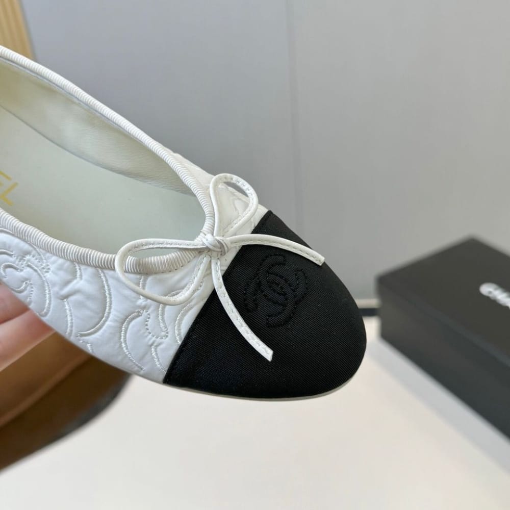 Chanel Ballet Flats Embroidered Fabric And Grosgrain White Black G02819 B21026 U1898