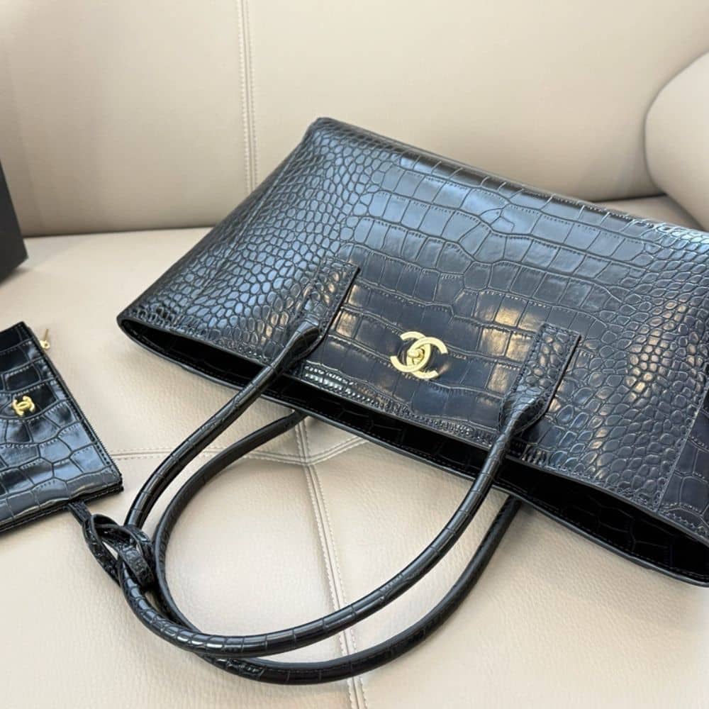 Chanel Executive Cerf Tote Black 35Cm