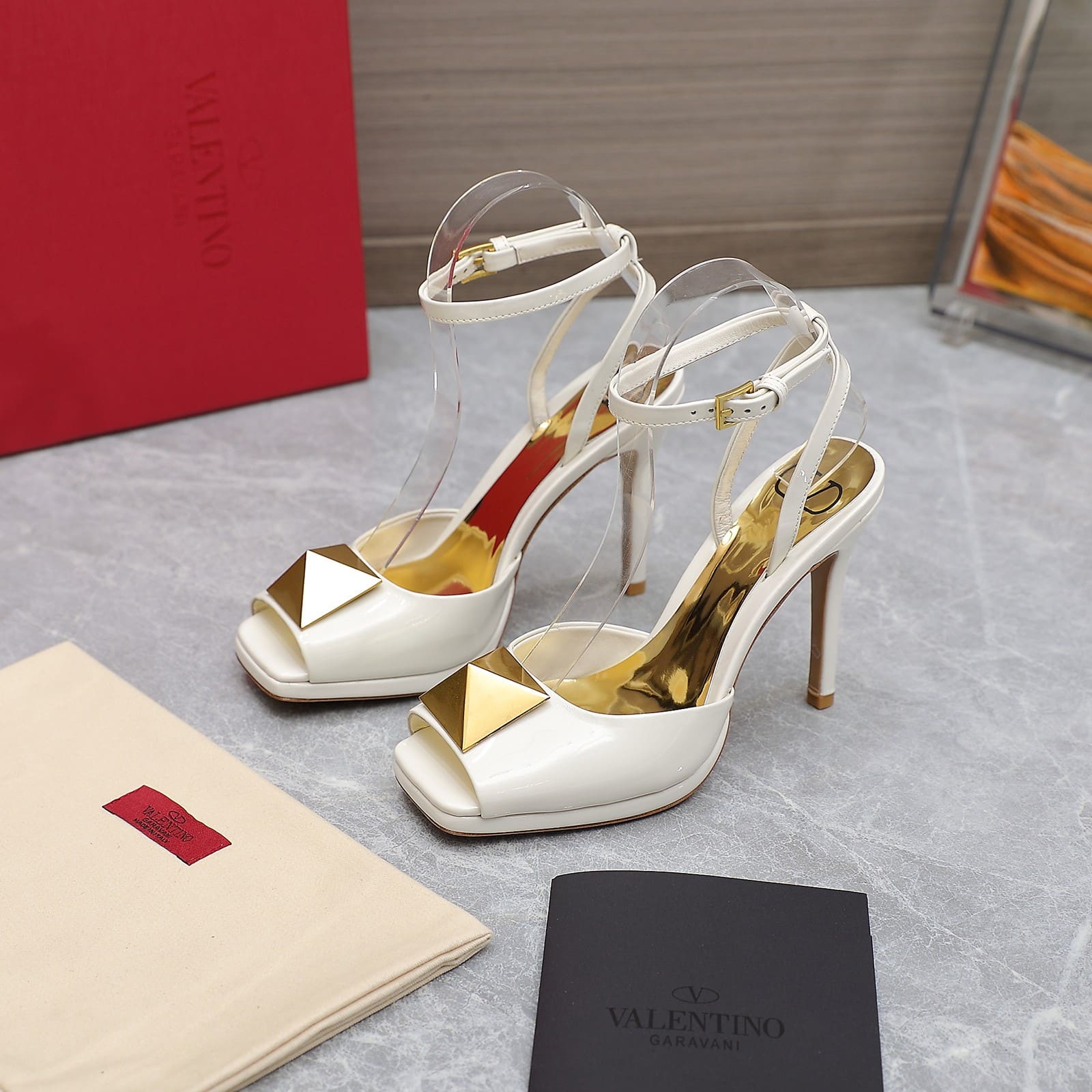 Valentino Garavani Roman Gold Stud Block Pump White