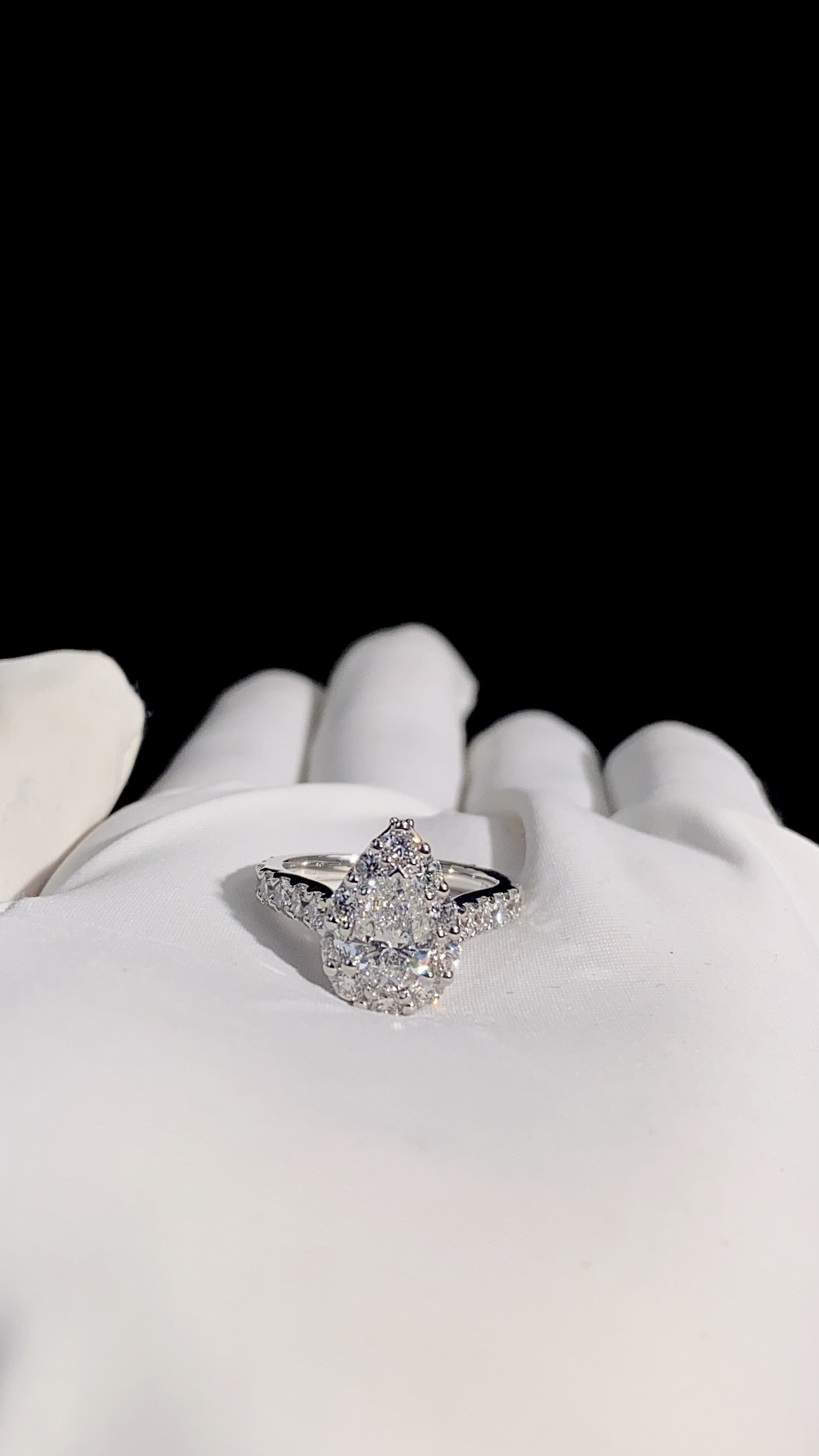 GRAFF Diamond Ring