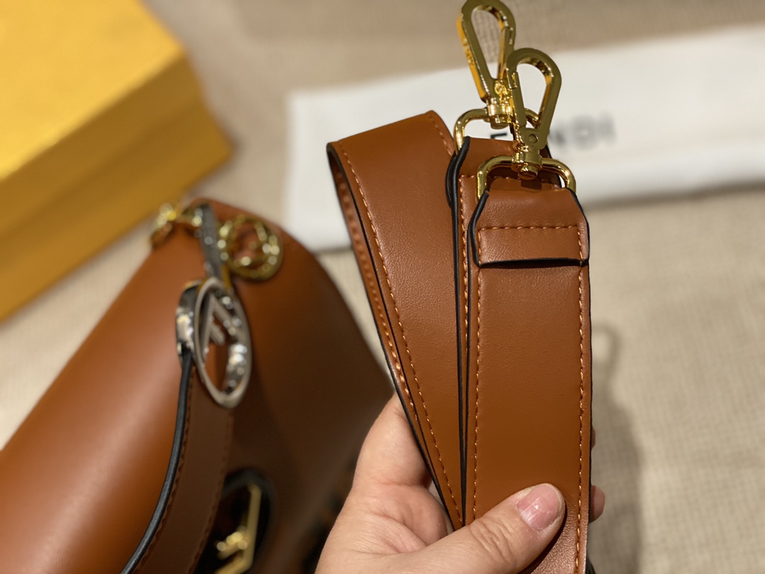 Fendi Ff Logo Bottom Brown Bag 22Cm