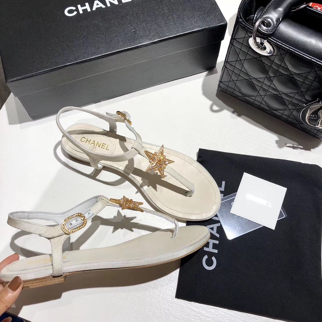 Chanel Crystal Pearl Thongs White Sandals With Gold Star
