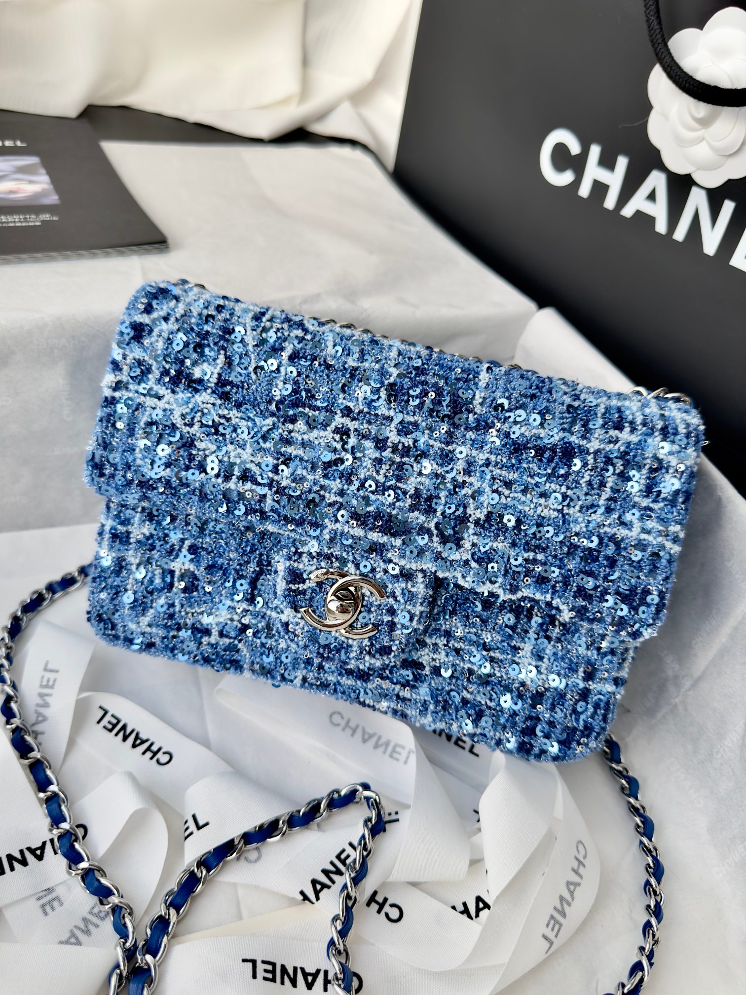 Sequin chain bag-blue
