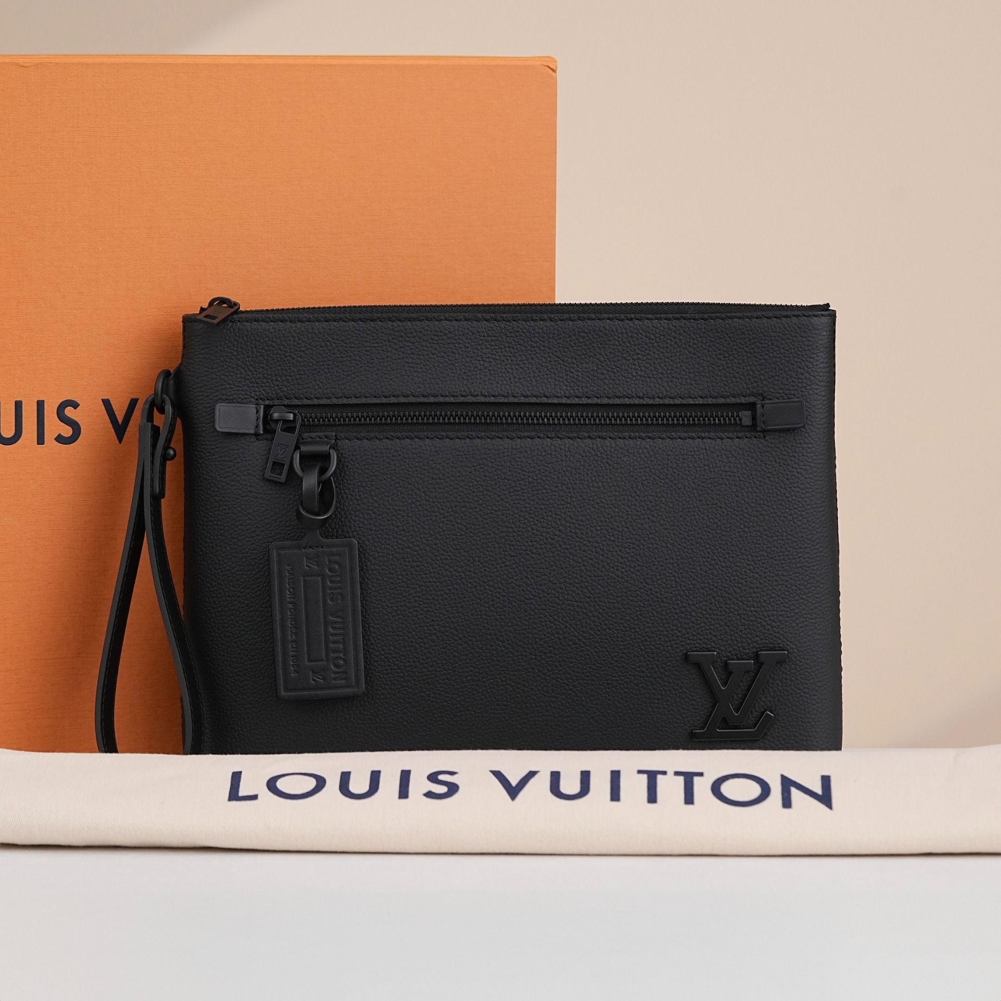 Louis Vuitton Takeoff Pouch Black 30Cm M69837